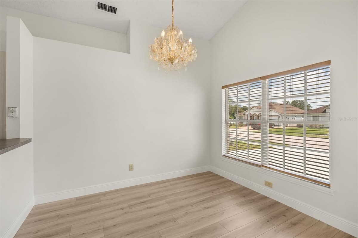 3018 PINEDA DRIVE — photo 6 of 36