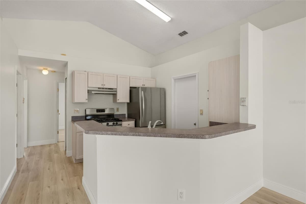 3018 PINEDA DRIVE — photo 12 of 36