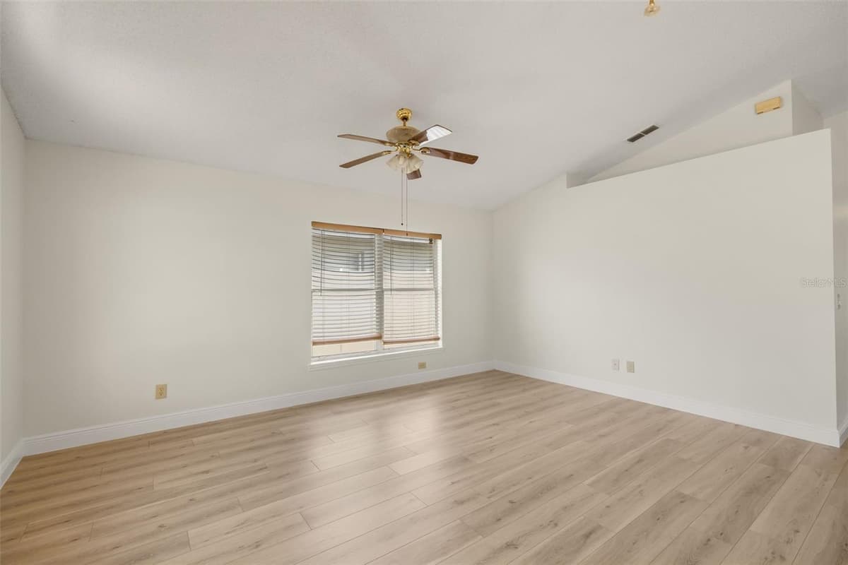 3018 PINEDA DRIVE — photo 15 of 36