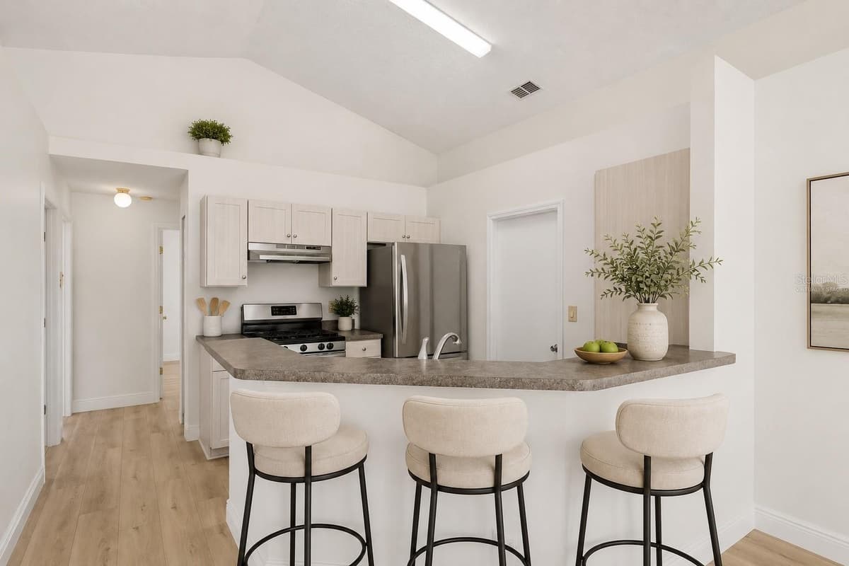 3018 PINEDA DRIVE — photo 11 of 36