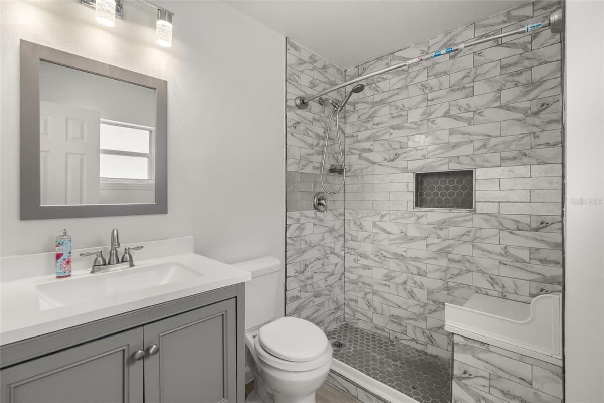 3018 PINEDA DRIVE — photo 21 of 36