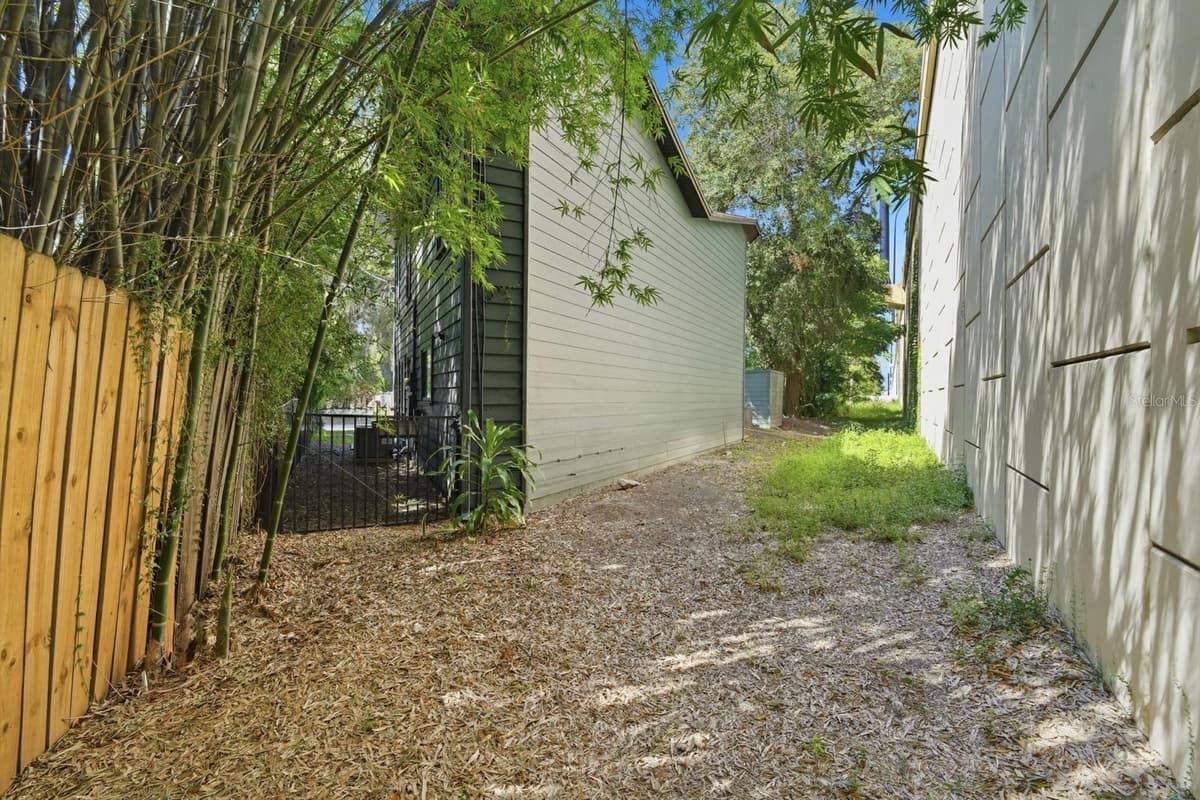 777 28TH STREET — photo 13 of 30