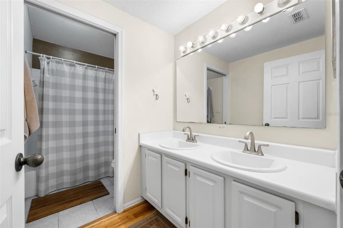 10000 52ND AVENUE — photo 18 of 27