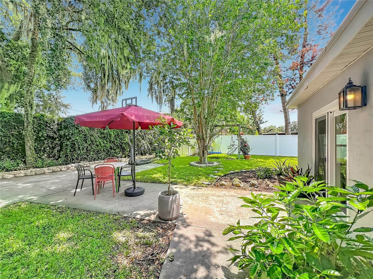 216 BLOSSOM LANE — photo 45 of 63