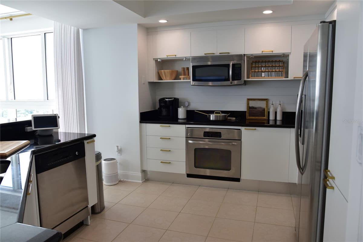 241 RIVERSIDE DRIVE — photo 14 of 22