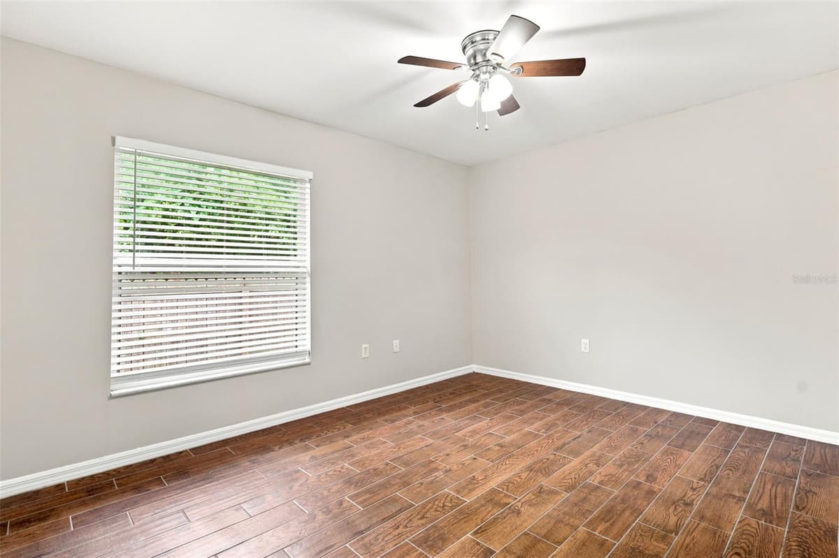 521 TACOMA AVENUE — photo 20 of 57