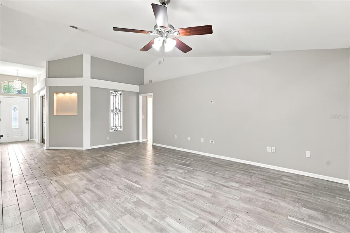 521 TACOMA AVENUE — photo 17 of 57