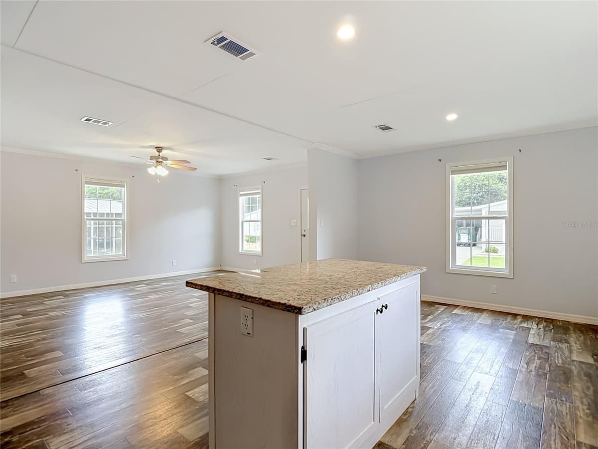 2908 KINGSWOOD CIRCLE — photo 13 of 54