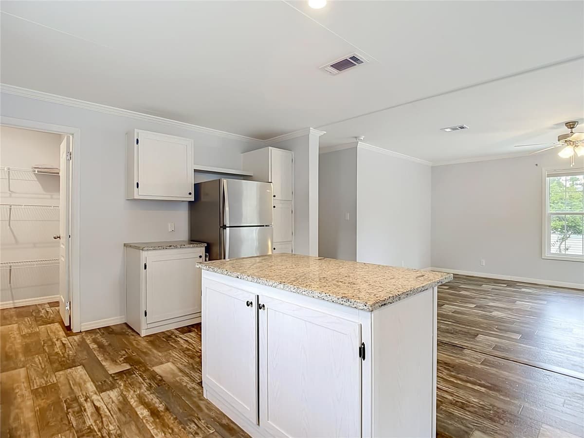 2908 KINGSWOOD CIRCLE — photo 15 of 54