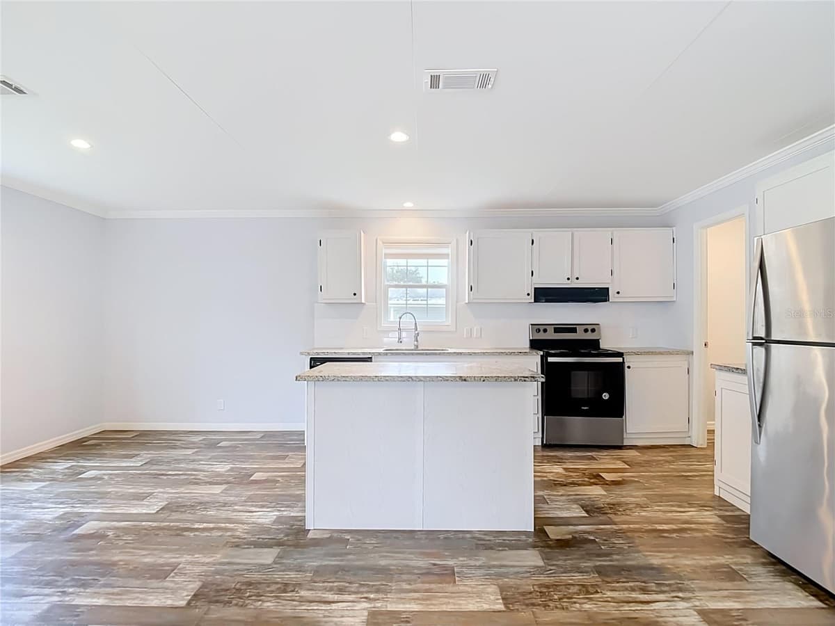 2908 KINGSWOOD CIRCLE — photo 9 of 54