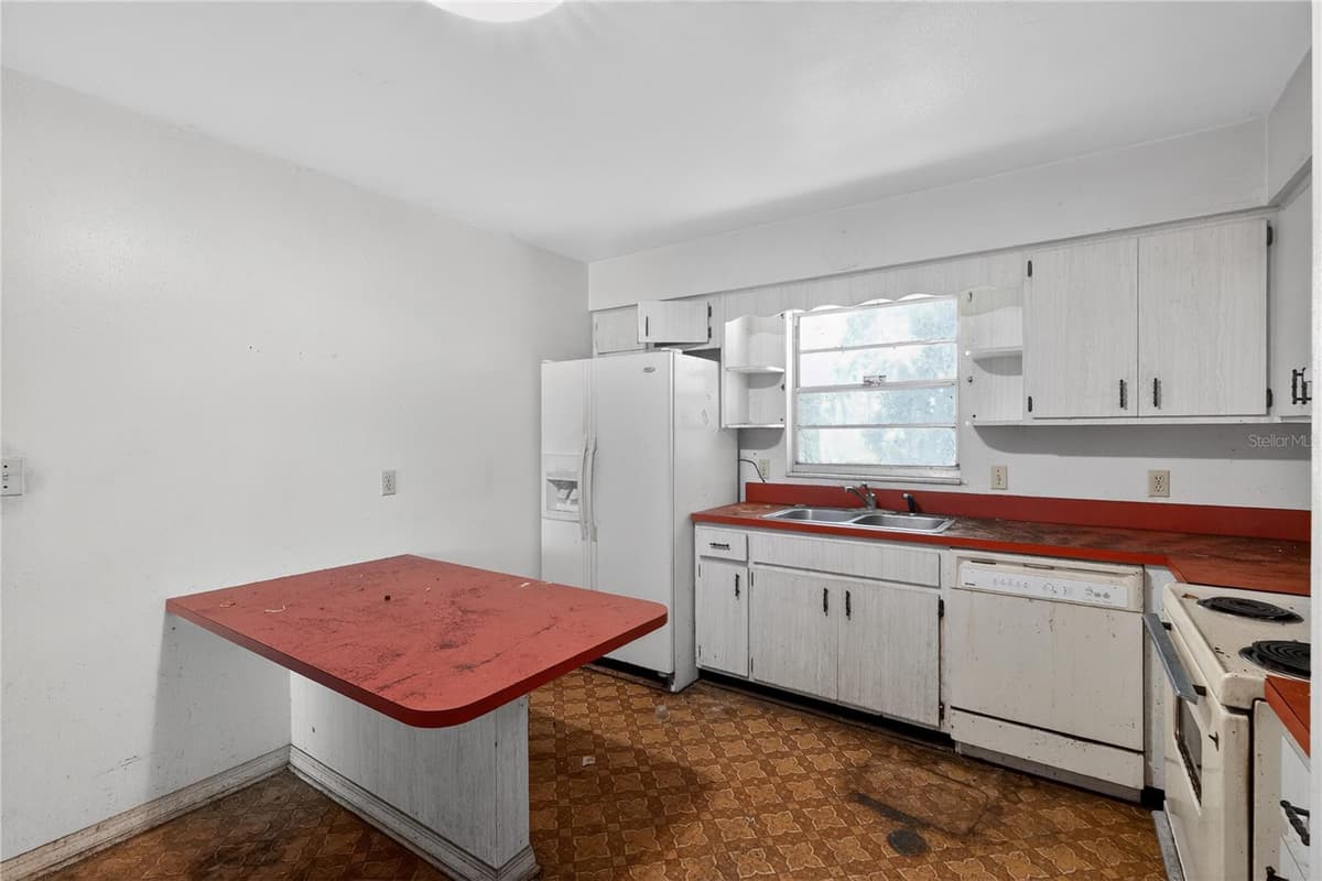 320 LAKE MILLSITE ROAD — photo 7 of 27