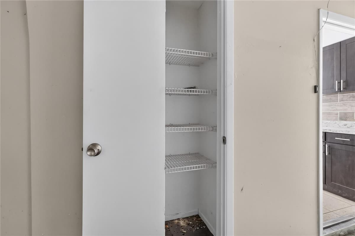 7036 ASHWOOD DRIVE — photo 13 of 30