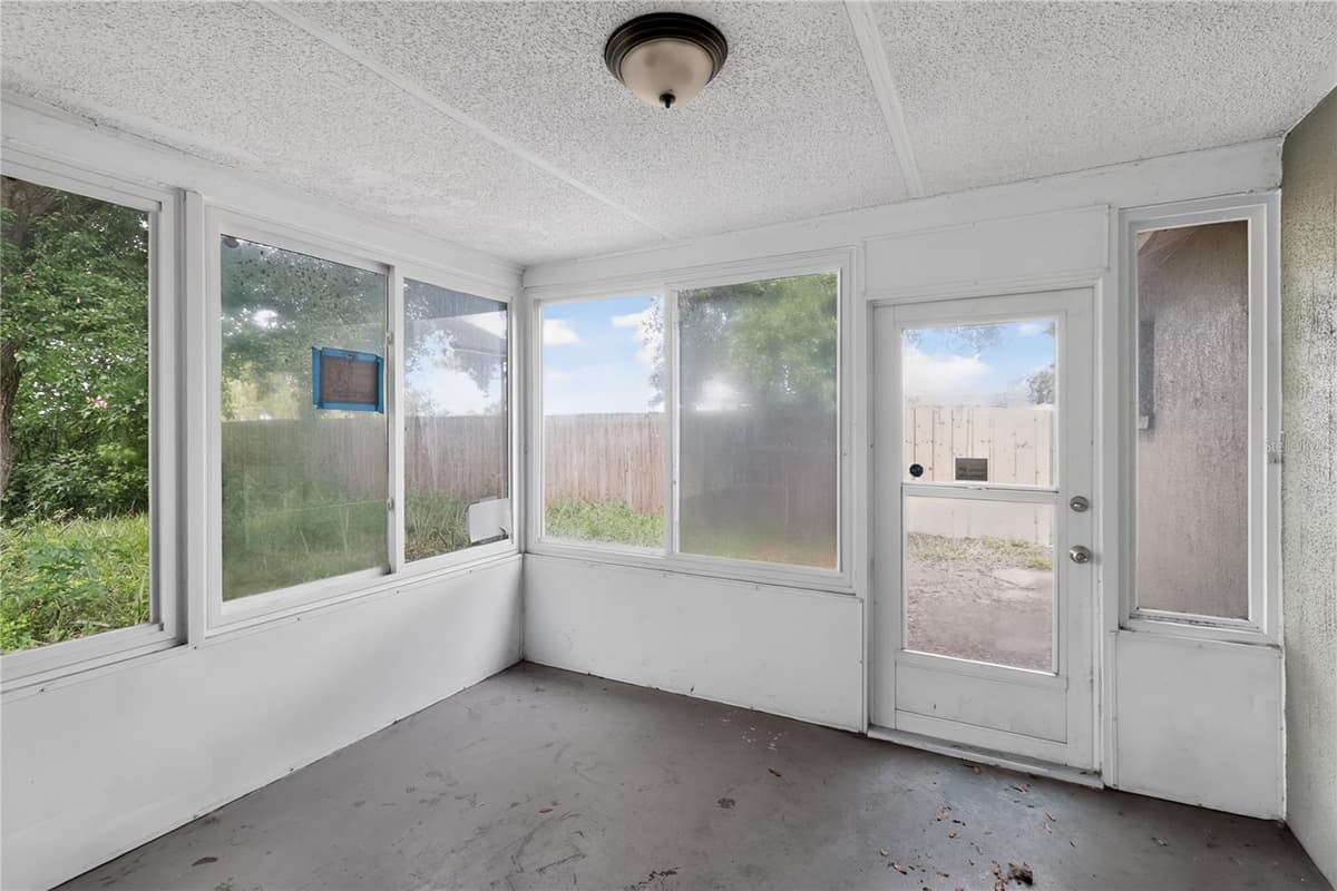 7036 ASHWOOD DRIVE — photo 16 of 30