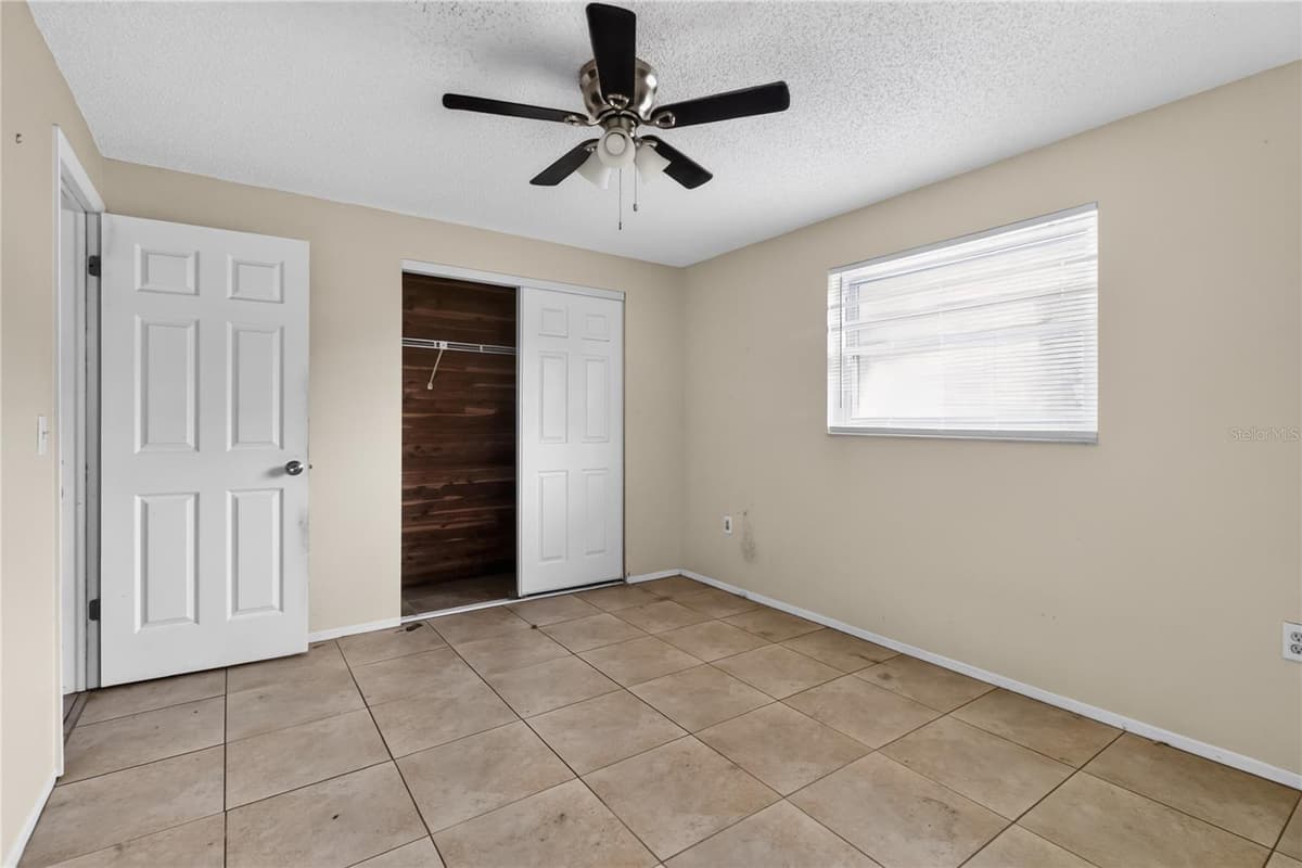 7036 ASHWOOD DRIVE — photo 3 of 30