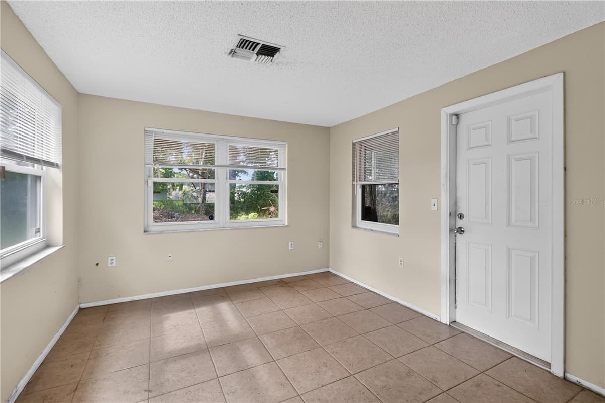 7036 ASHWOOD DRIVE — photo 24 of 30