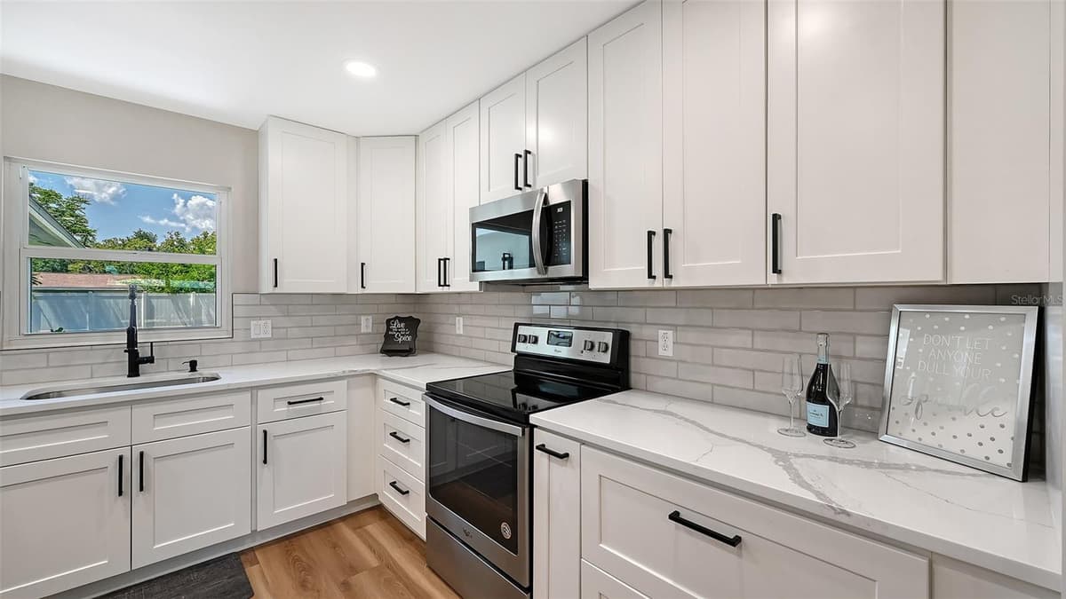 2329 ROSE STREET — photo 10 of 50