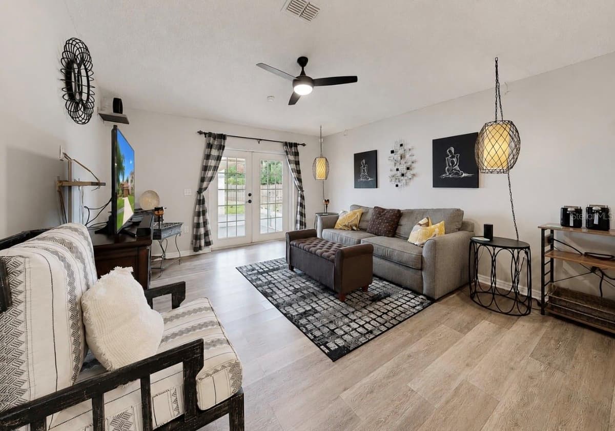 12740 LAKE VISTA DRIVE — photo 10 of 43