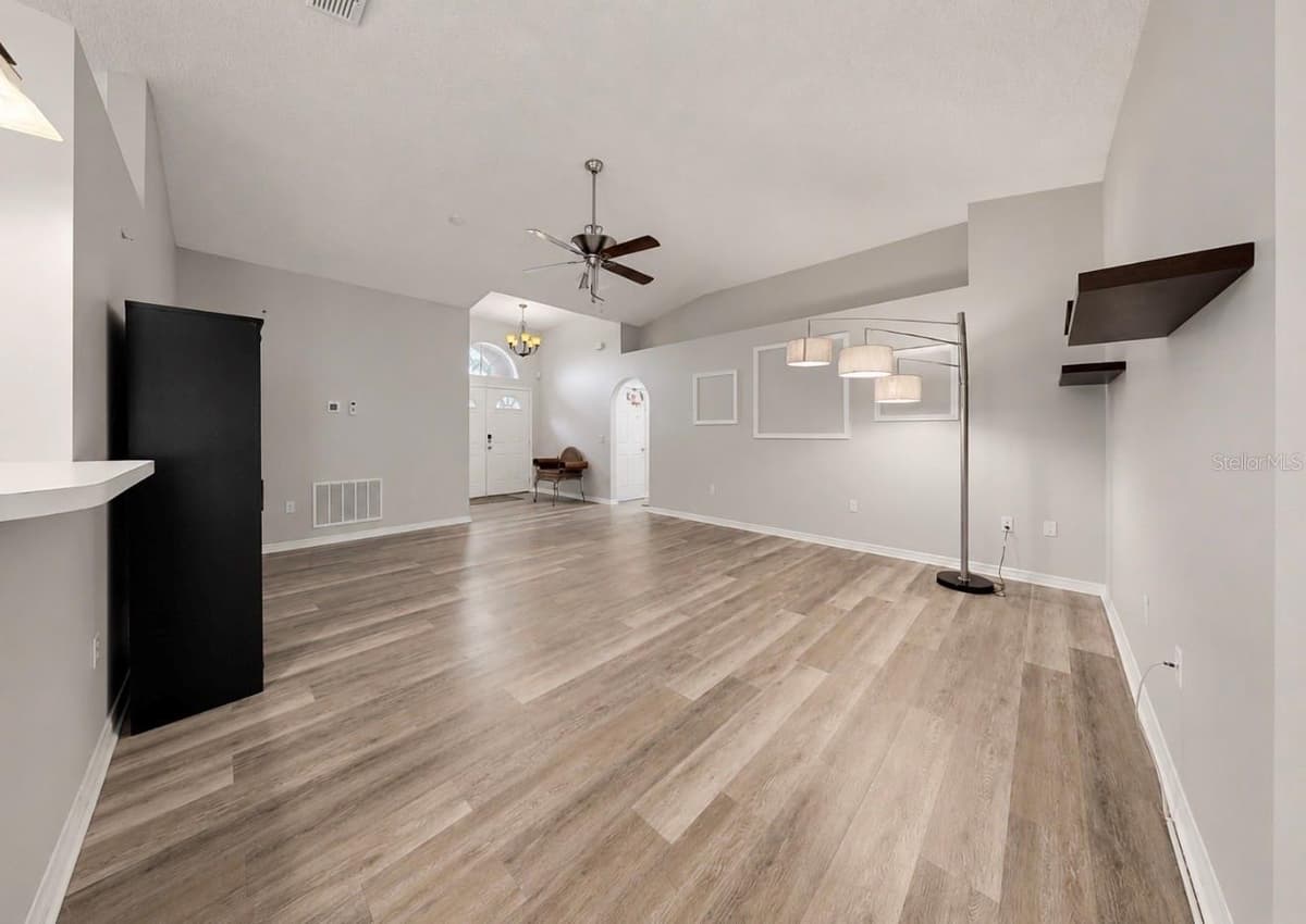 12740 LAKE VISTA DRIVE — photo 6 of 43