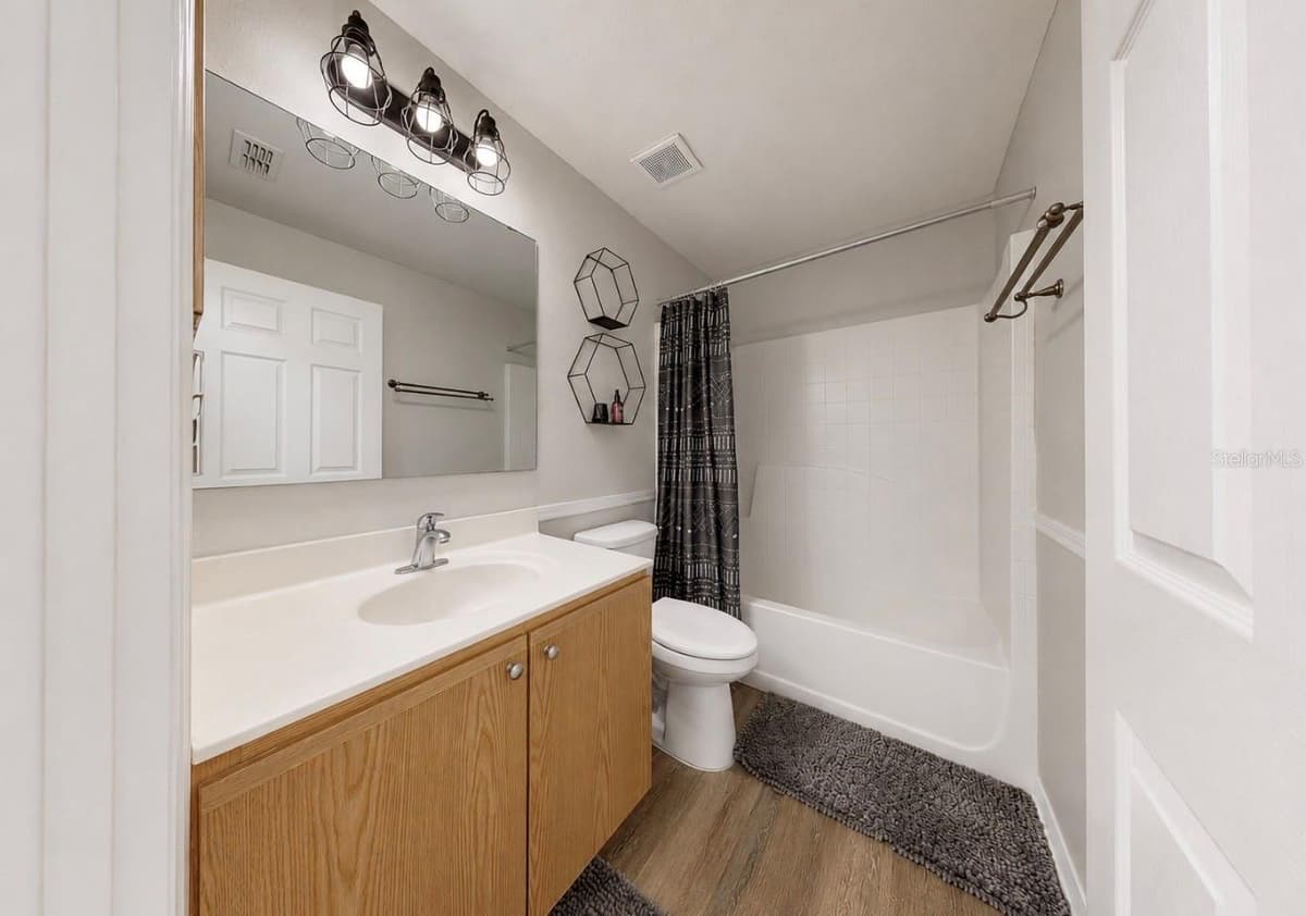 12740 LAKE VISTA DRIVE — photo 37 of 43