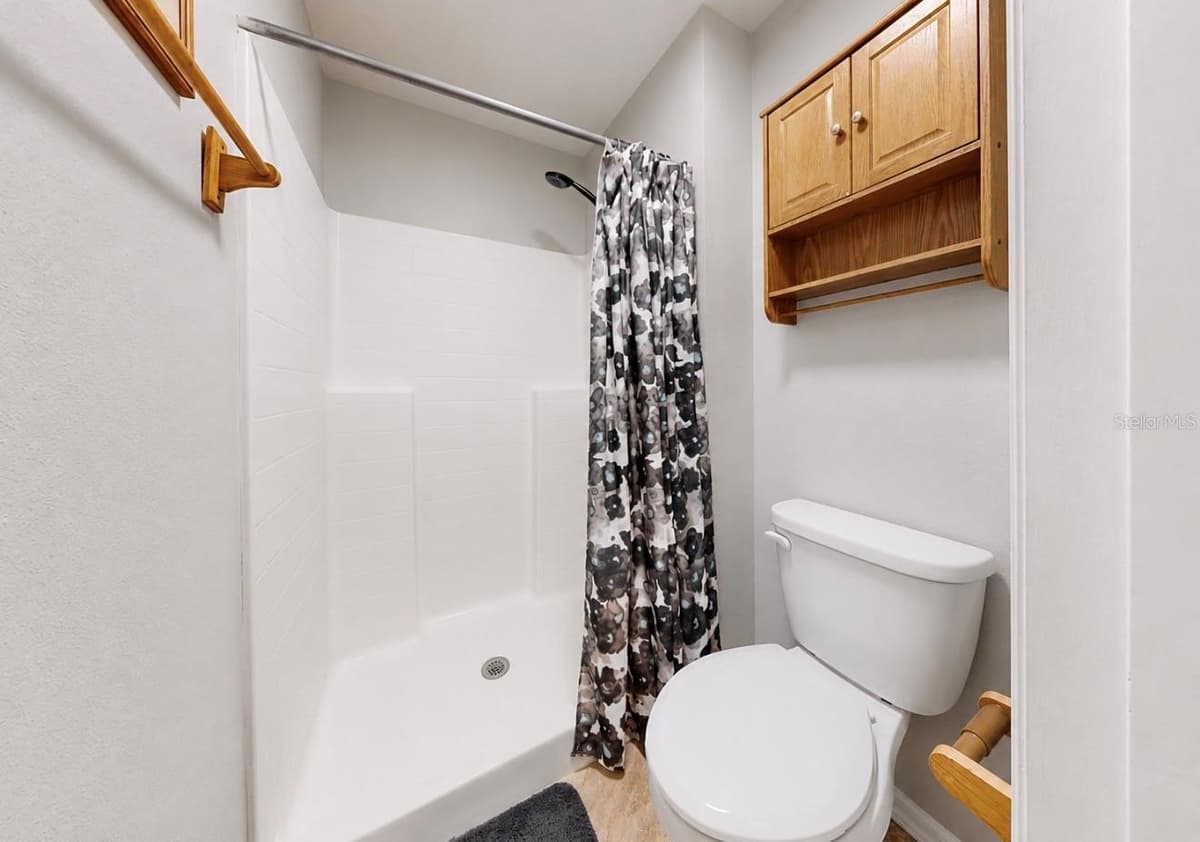 12740 LAKE VISTA DRIVE — photo 33 of 43