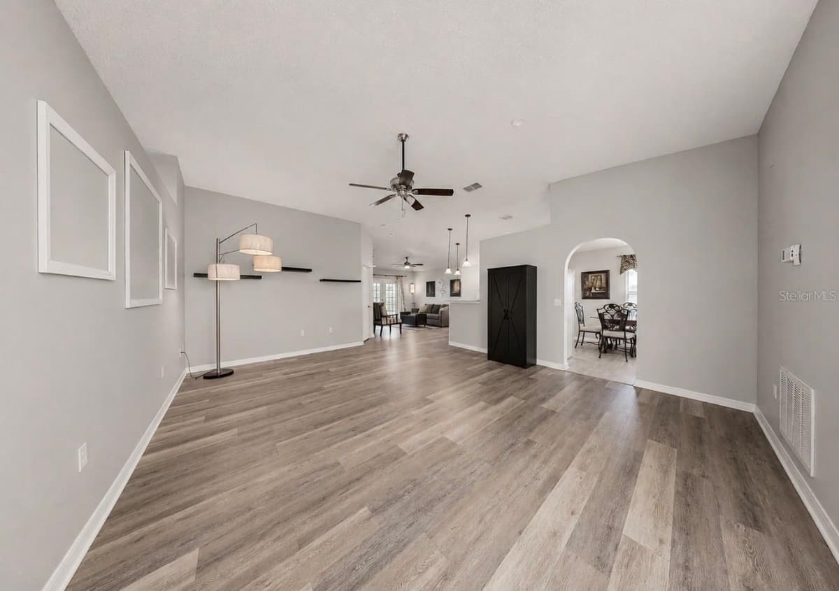 12740 LAKE VISTA DRIVE — photo 4 of 43