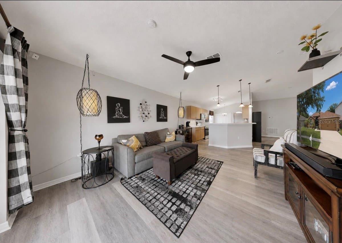 12740 LAKE VISTA DRIVE — photo 11 of 43