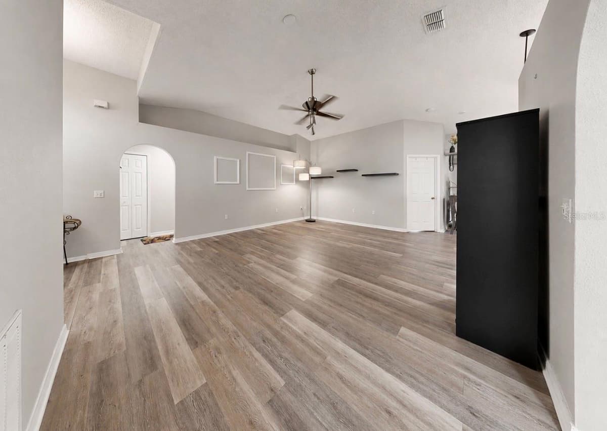 12740 LAKE VISTA DRIVE — photo 5 of 43