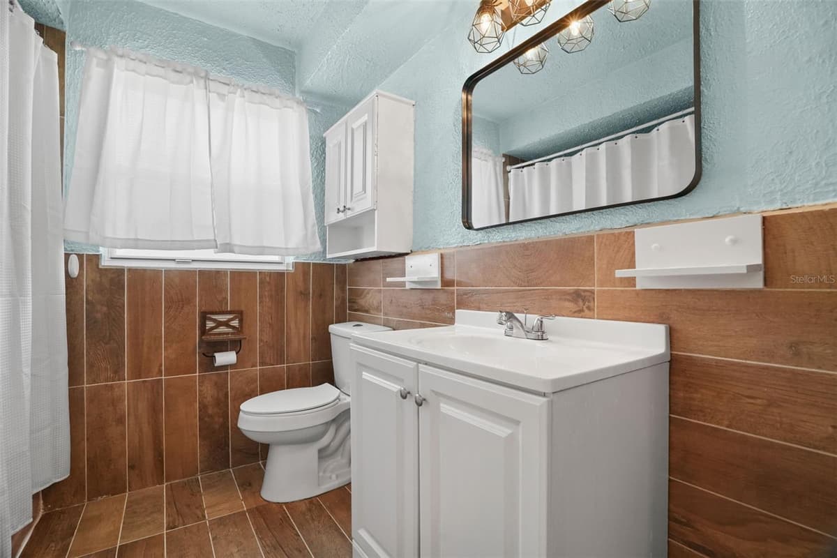 1564 SANTA MONICA DRIVE — photo 19 of 34