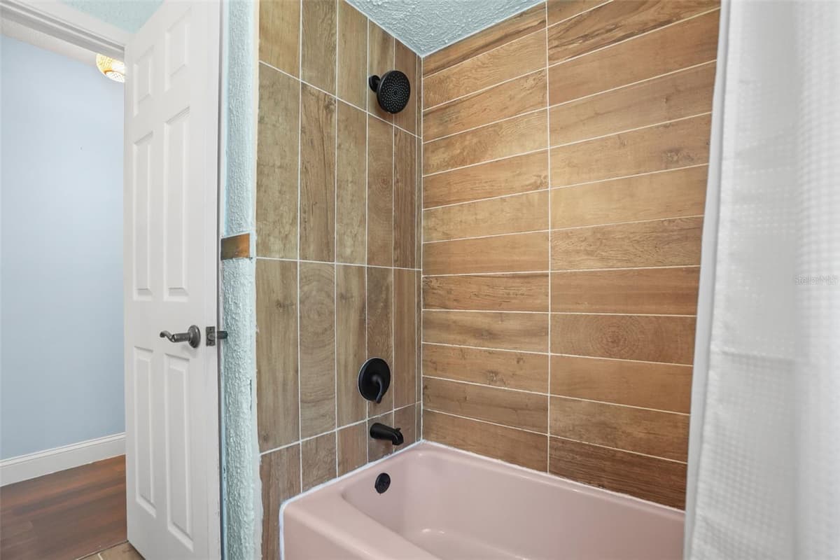 1564 SANTA MONICA DRIVE — photo 20 of 34