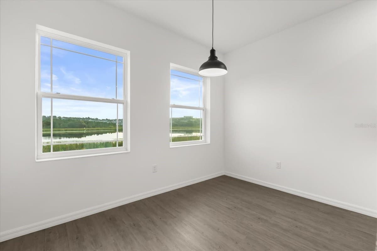 915 LAKEFRONT VILLAGE DRIVE — photo 10 of 30