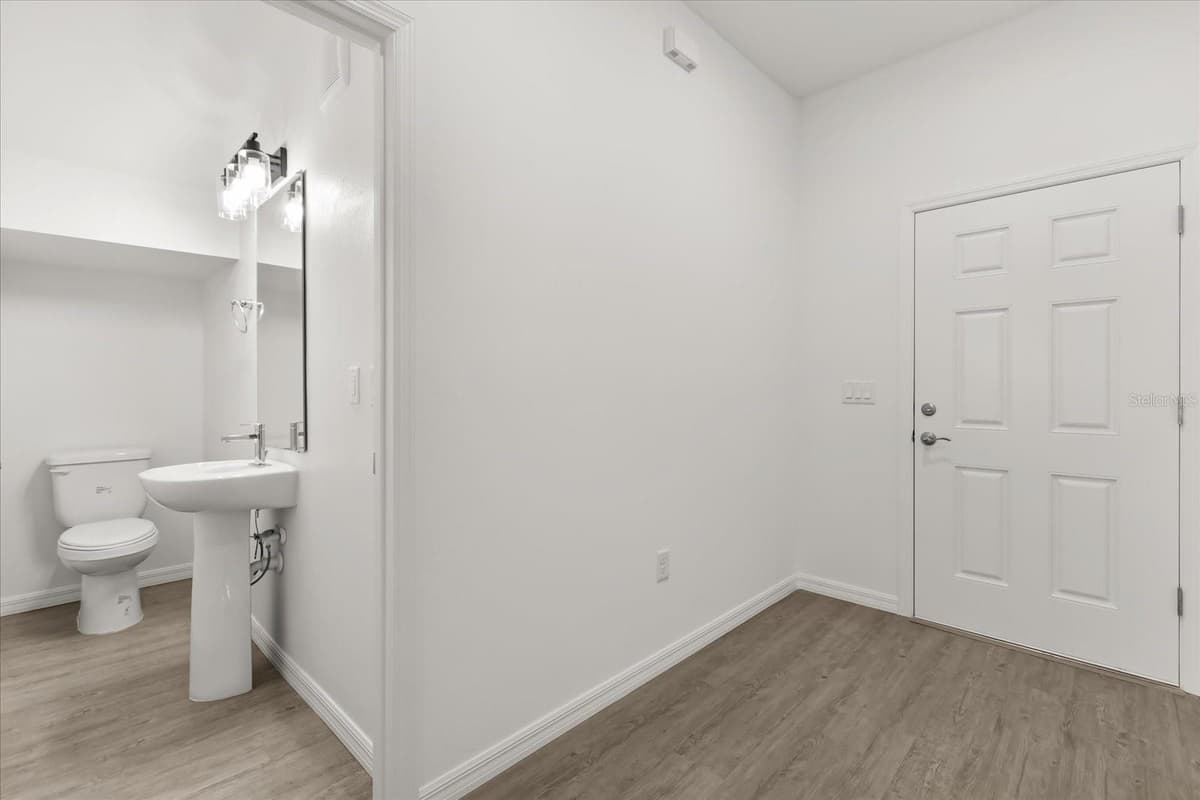 915 LAKEFRONT VILLAGE DRIVE — photo 21 of 30