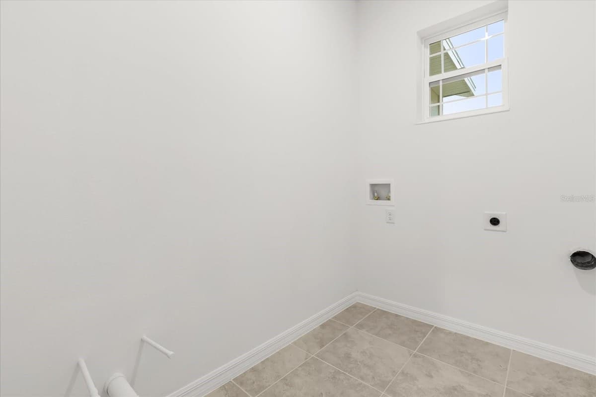 915 LAKEFRONT VILLAGE DRIVE — photo 20 of 30