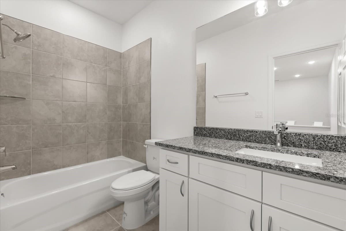 915 LAKEFRONT VILLAGE DRIVE — photo 15 of 30