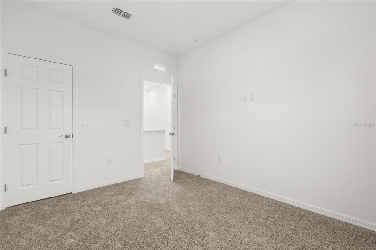 915 LAKEFRONT VILLAGE DRIVE — photo 12 of 30