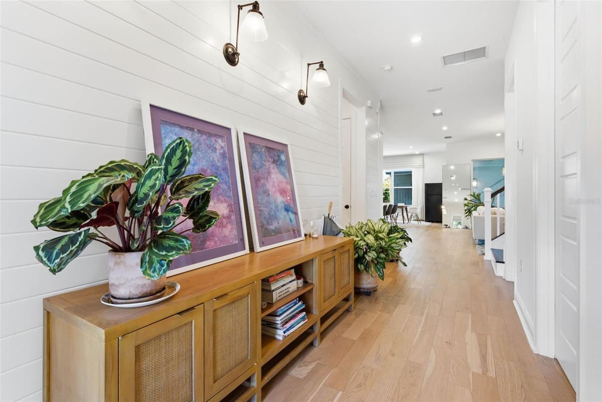 6921 ARNOLDSON STREET — photo 4 of 90