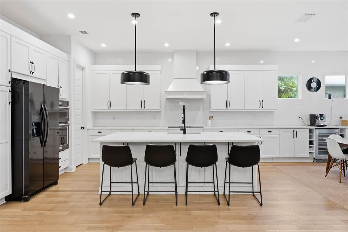 6921 ARNOLDSON STREET — photo 16 of 90