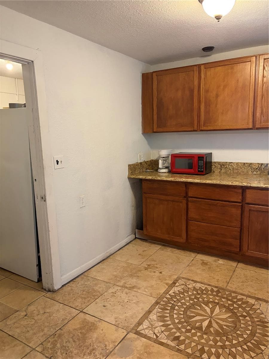 915 WINCHESTER STREET — photo 5 of 23