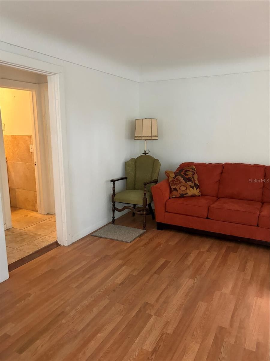 915 WINCHESTER STREET — photo 7 of 23