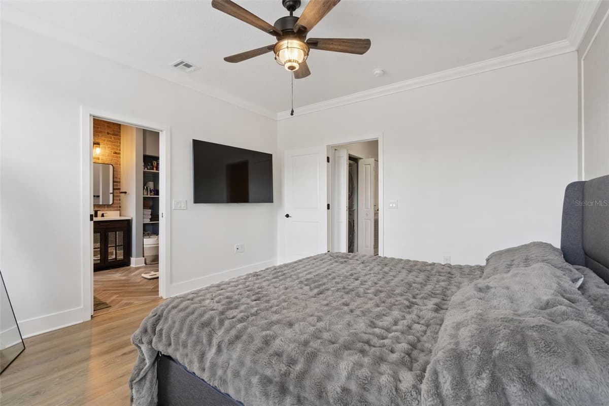 1134 CELEBRATION AVENUE — photo 11 of 20