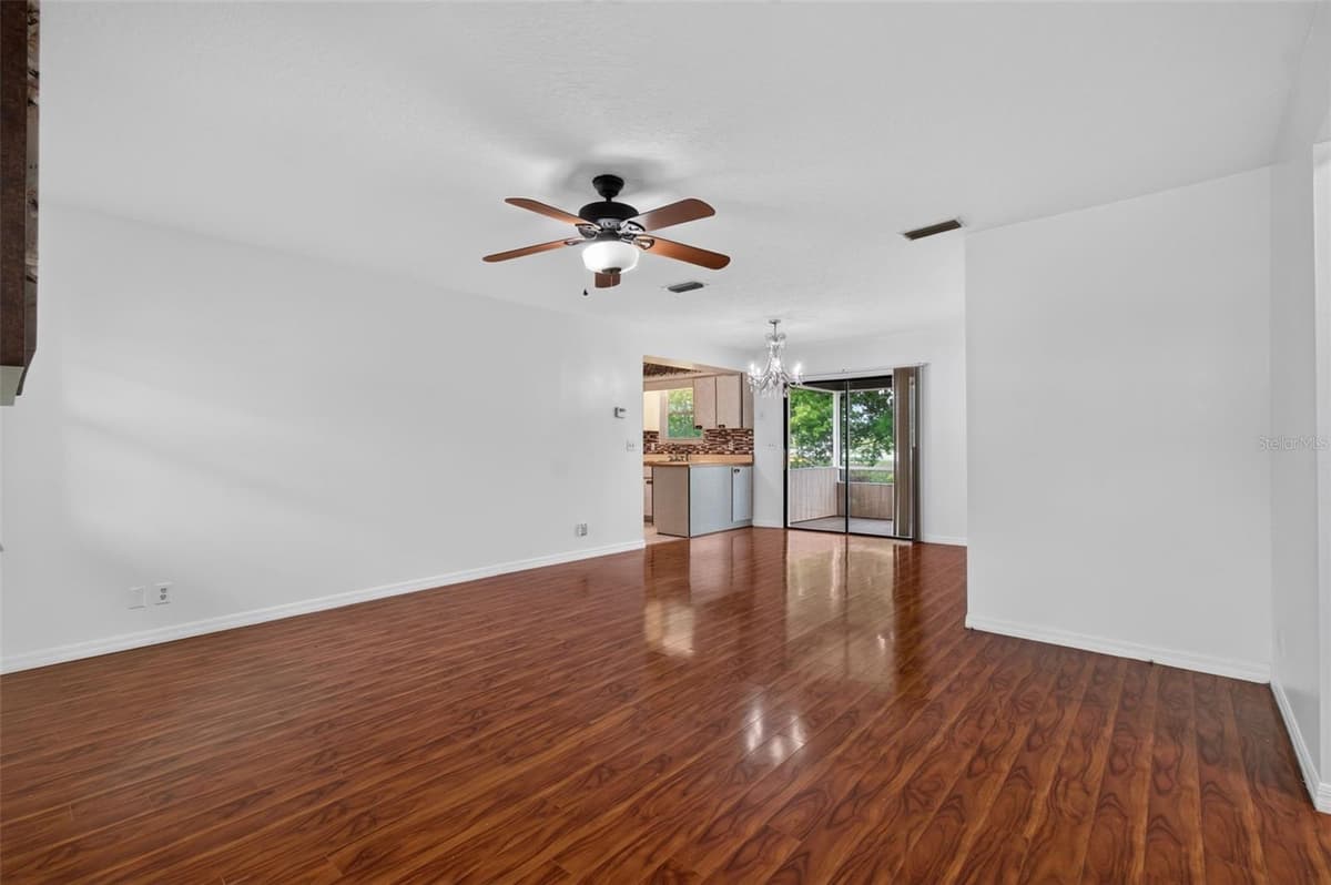 3341 44TH COURT — photo 6 of 47