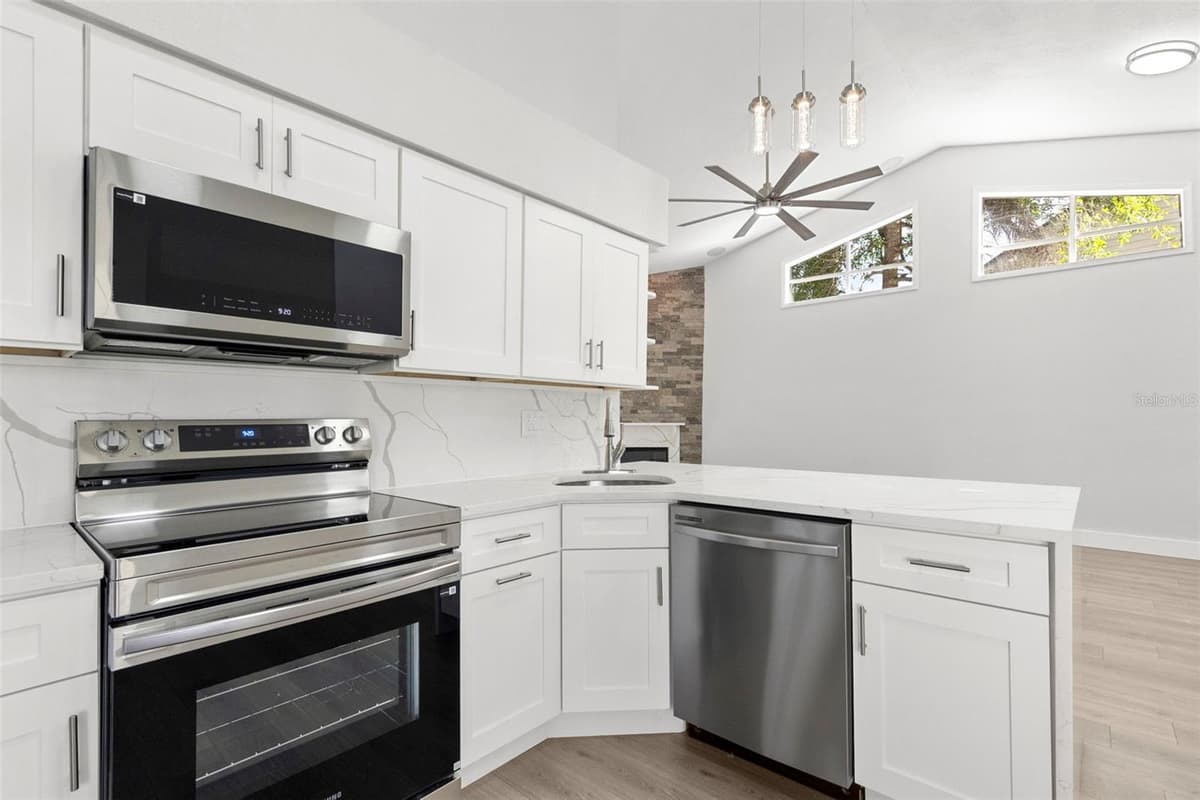 11651 SUNSHINE POND ROAD — photo 13 of 50