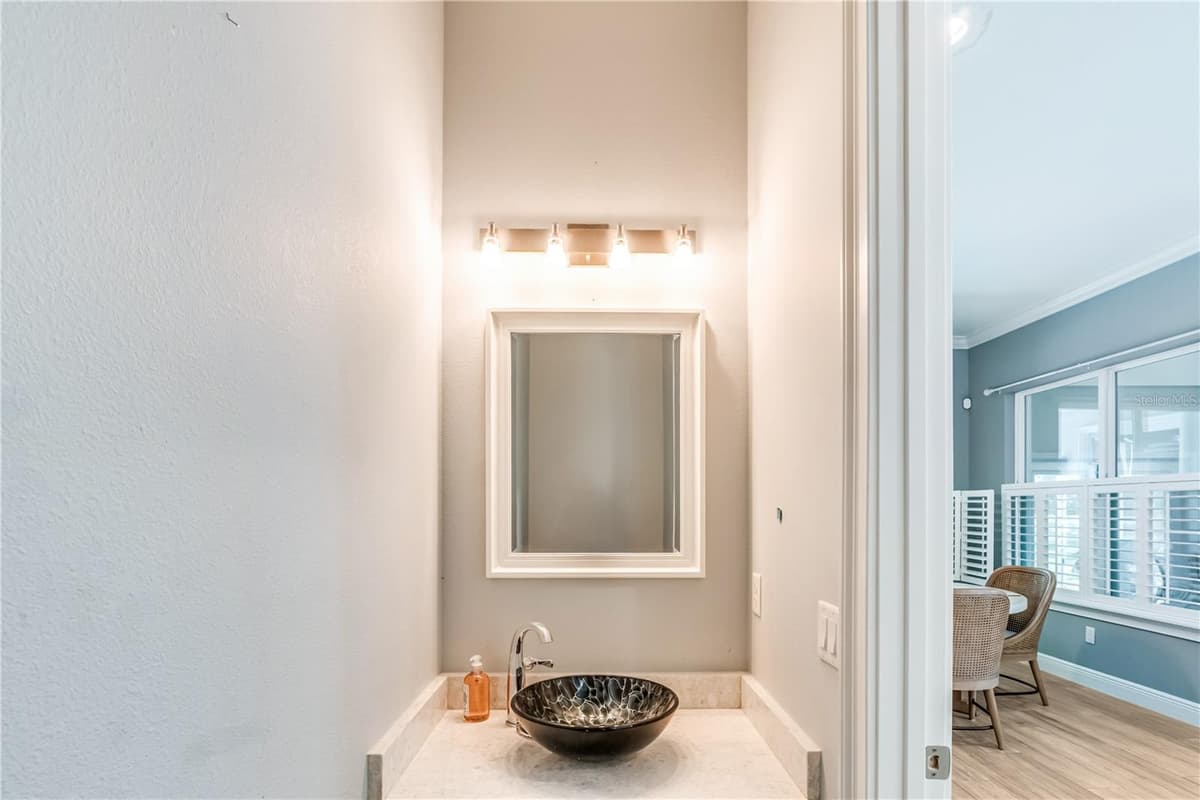 728 LAKE DIAMOND AVENUE — photo 23 of 62