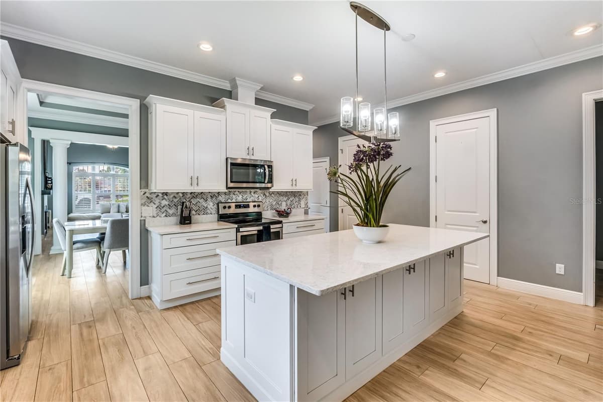 728 LAKE DIAMOND AVENUE — photo 17 of 62