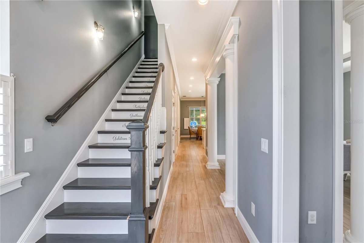 728 LAKE DIAMOND AVENUE — photo 6 of 62