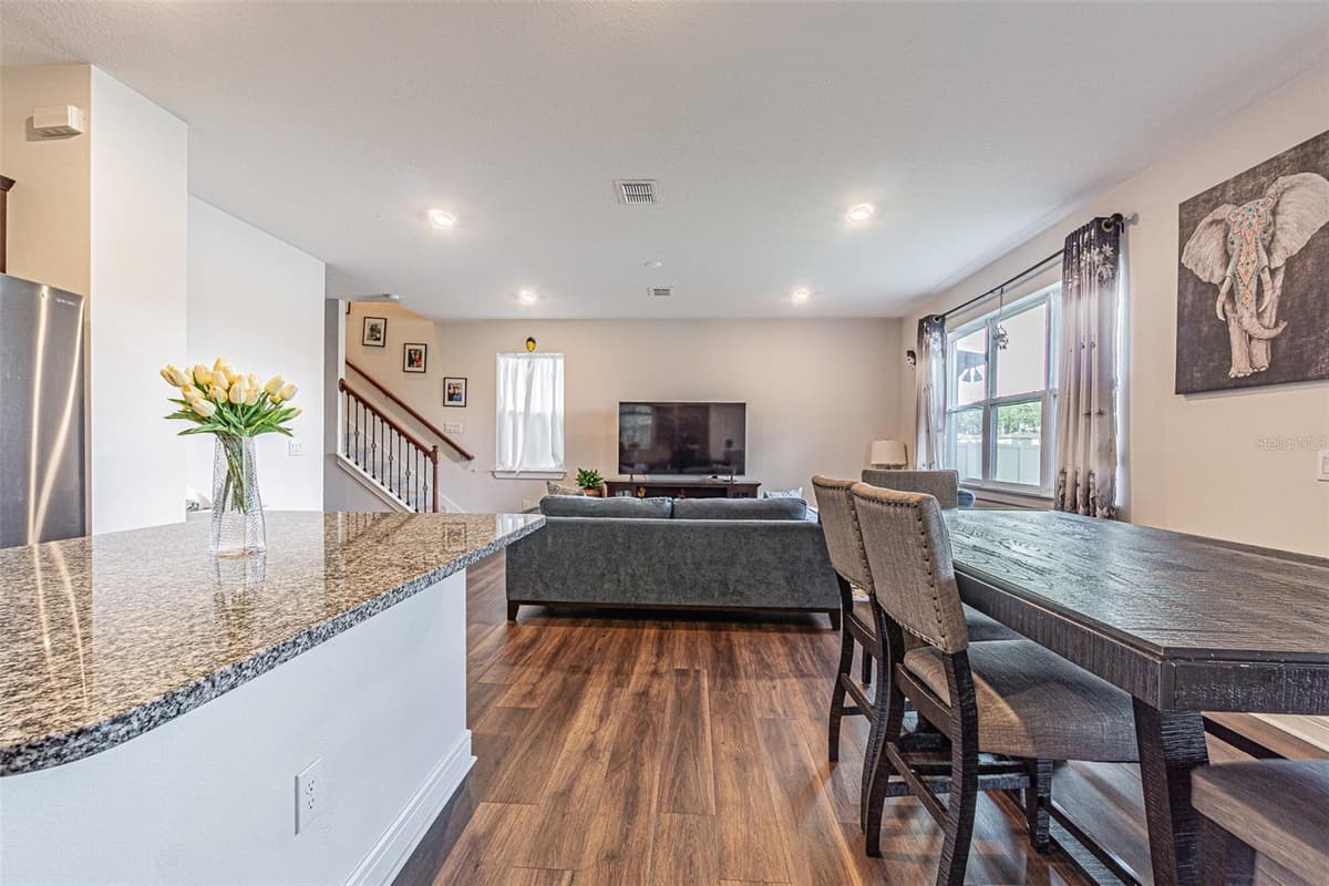21027 MONZA LOOP — photo 2 of 30