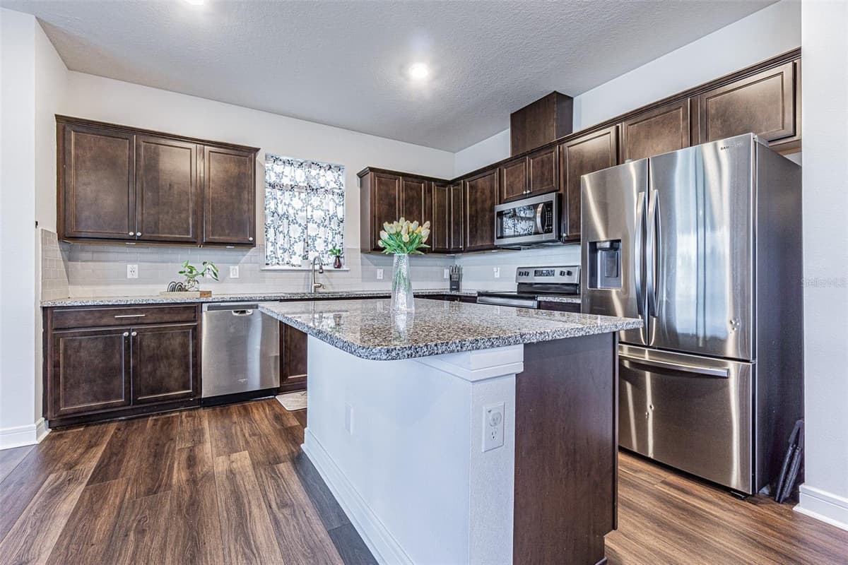 21027 MONZA LOOP — photo 4 of 30