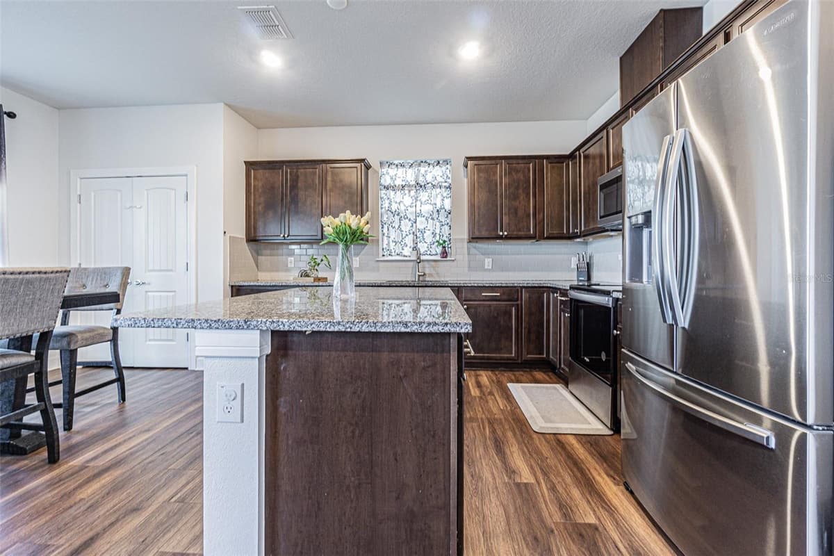 21027 MONZA LOOP — photo 3 of 30