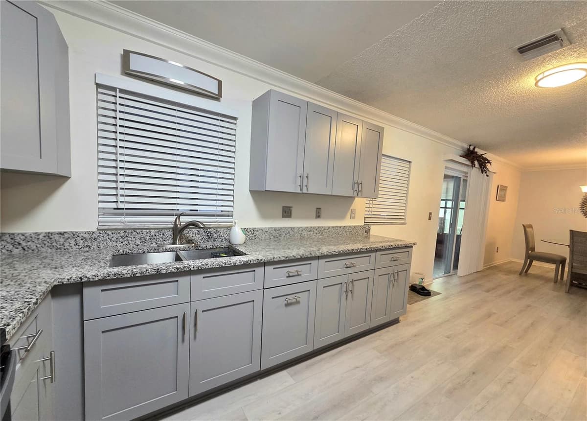 2245 ELIZABETH DRIVE — photo 9 of 32
