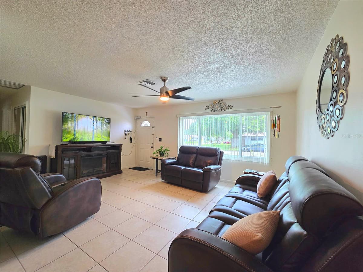 2245 ELIZABETH DRIVE — photo 8 of 32