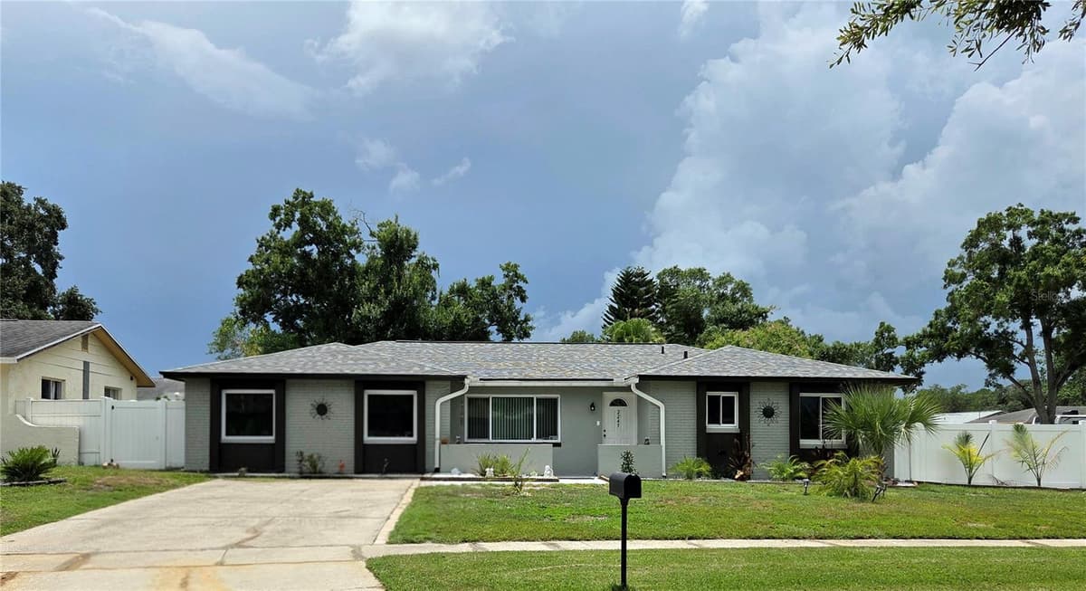 2245 ELIZABETH DRIVE — photo 1 of 32